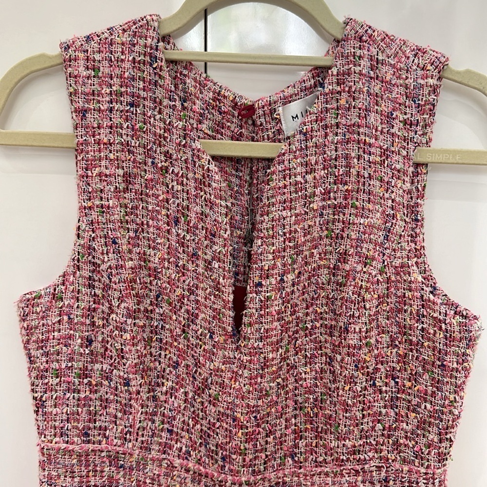 Milly Gabby Tweed Fringe Sleeveless Dress Size 6 Pink
8138 - Picture 2 of 9